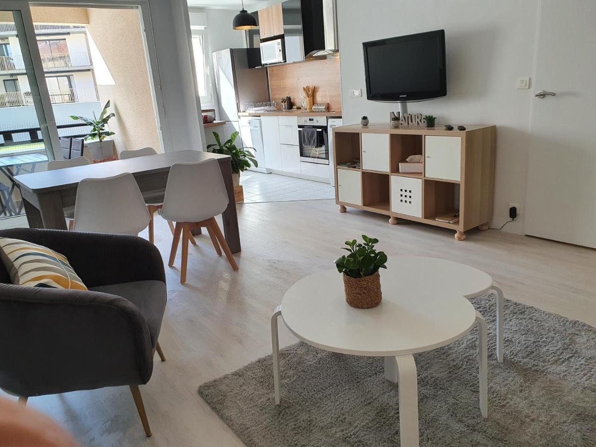 Magnifique Appartement Avec Garage Prive Et Terrasse Reims Exterior foto